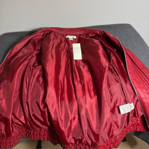 JohnPaulRichard Faux Leather with Zipper Front Red Size M - Picture 10 of 13